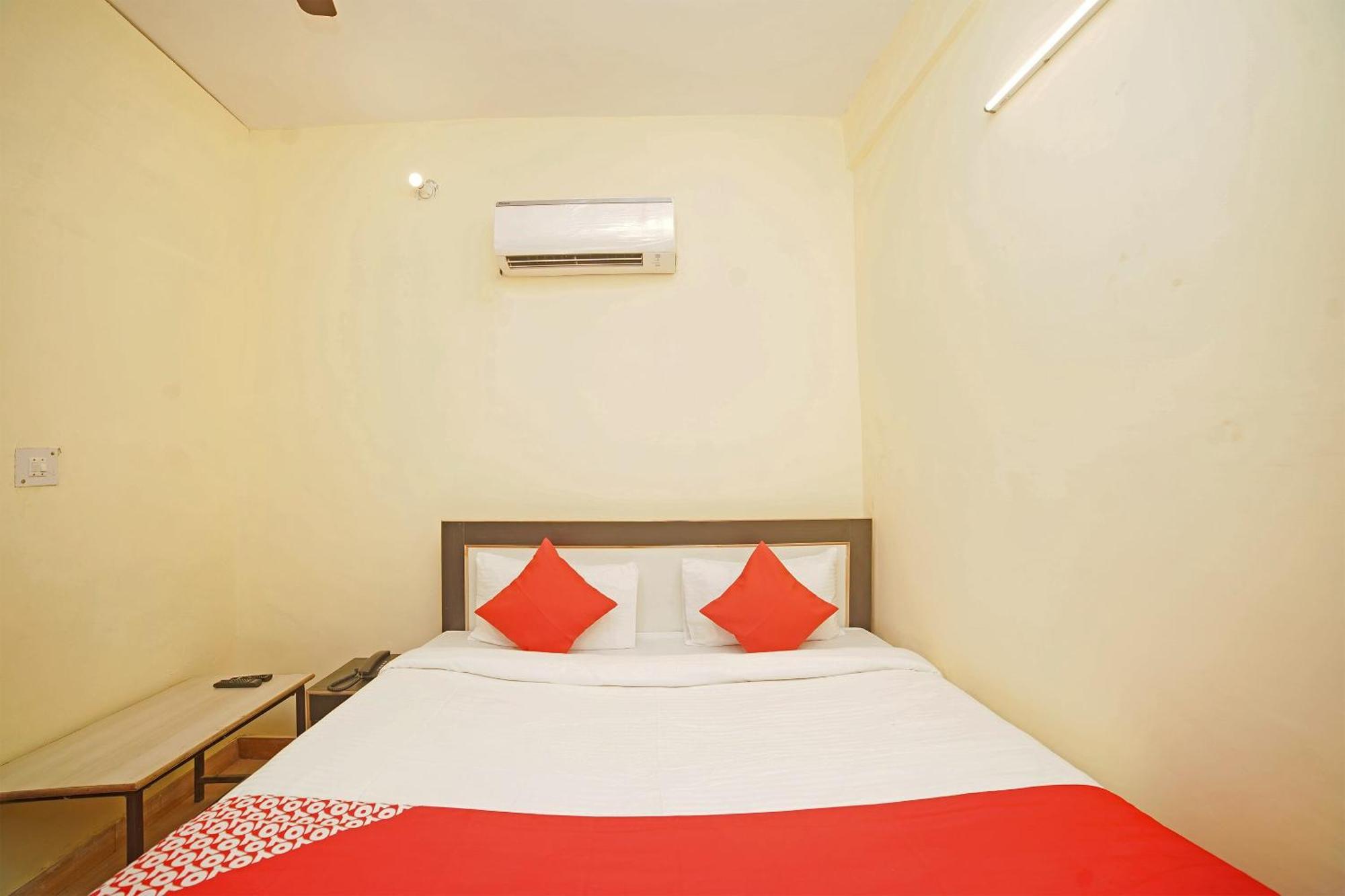 Hotel O Paras Guest House & Restaurant Haldwani Bagian luar foto